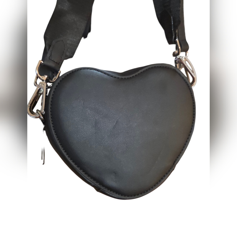 Steve Madden NEW 4pc Sm Heart Shaped Crossbody Bag Valentine Kiss Brosi Lips - Picture 9 of 9